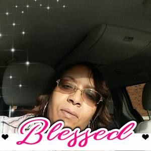 Meet your Posher, Lora